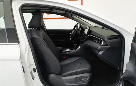 Toyota Camry, 2021 год, 2 400 000 рублей, 23 фотография