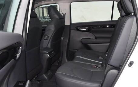 Toyota Highlander, 2025 год, 4 980 000 рублей, 4 фотография