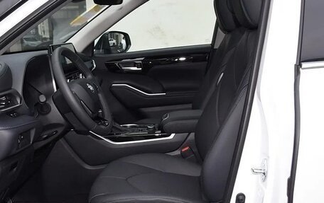 Toyota Highlander, 2025 год, 4 980 000 рублей, 5 фотография