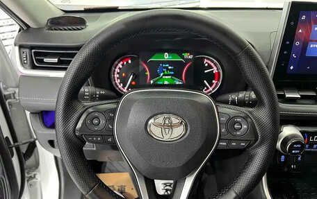 Toyota RAV4, 2021 год, 2 400 000 рублей, 11 фотография
