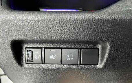 Toyota RAV4, 2021 год, 2 400 000 рублей, 9 фотография