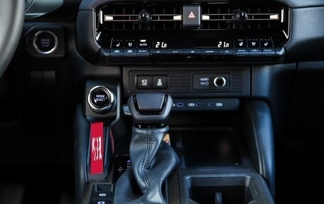 Toyota Land Cruiser Prado, 2024 год, 11 090 000 рублей, 15 фотография