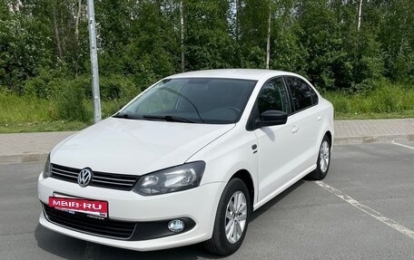 Volkswagen Polo VI (EU Market), 2013 год, 715 000 рублей, 2 фотография