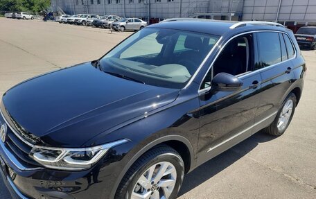 Volkswagen Tiguan II, 2021 год, 3 400 000 рублей, 3 фотография