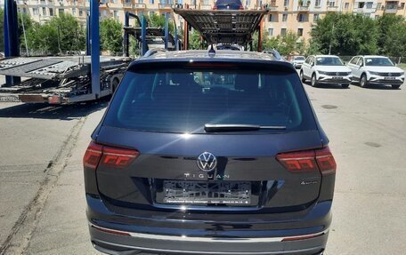 Volkswagen Tiguan II, 2021 год, 3 400 000 рублей, 2 фотография