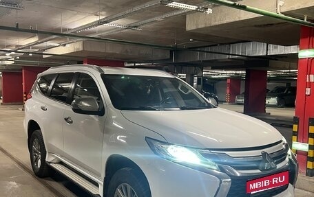 Mitsubishi Pajero Sport III рестайлинг, 2018 год, 2 500 000 рублей, 2 фотография