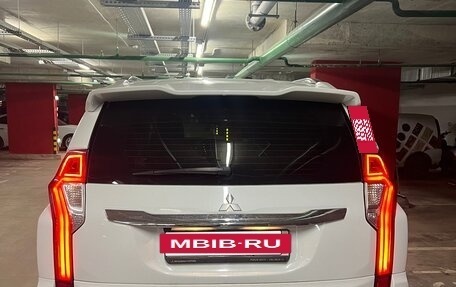 Mitsubishi Pajero Sport III рестайлинг, 2018 год, 2 500 000 рублей, 6 фотография
