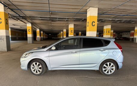 Hyundai Solaris II рестайлинг, 2012 год, 1 050 000 рублей, 6 фотография