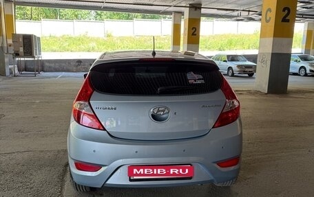 Hyundai Solaris II рестайлинг, 2012 год, 1 050 000 рублей, 2 фотография