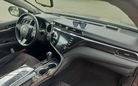 Toyota Camry, 2018 год, 2 950 000 рублей, 5 фотография