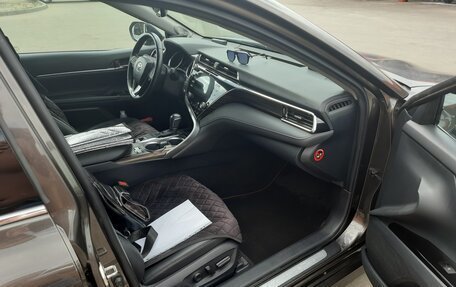 Toyota Camry, 2018 год, 2 950 000 рублей, 6 фотография
