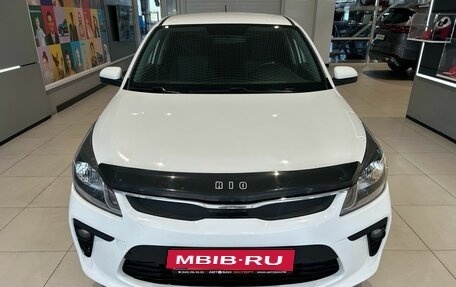 KIA Rio IV, 2018 год, 889 000 рублей, 2 фотография