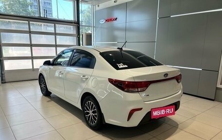 KIA Rio IV, 2018 год, 889 000 рублей, 6 фотография