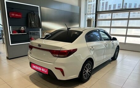 KIA Rio IV, 2018 год, 889 000 рублей, 4 фотография