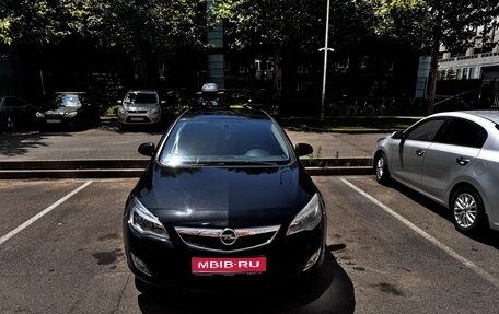 Opel Astra J, 2011 год, 870 000 рублей, 1 фотография