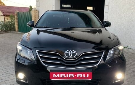 Toyota Camry, 2011 год, 1 350 000 рублей, 2 фотография