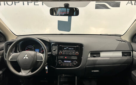 Mitsubishi Outlander III рестайлинг 3, 2014 год, 1 299 000 рублей, 17 фотография