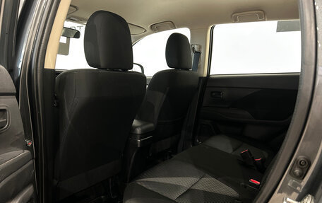 Mitsubishi Outlander III рестайлинг 3, 2014 год, 1 299 000 рублей, 13 фотография