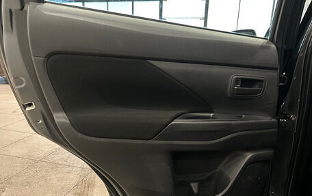 Mitsubishi Outlander III рестайлинг 3, 2014 год, 1 299 000 рублей, 14 фотография