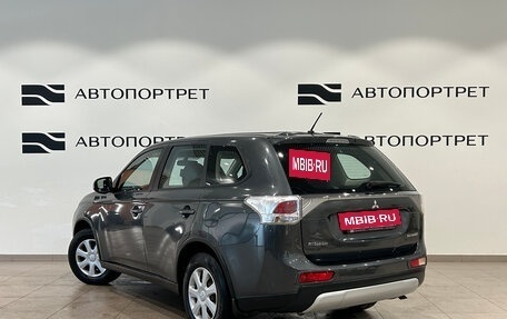 Mitsubishi Outlander III рестайлинг 3, 2014 год, 1 299 000 рублей, 5 фотография