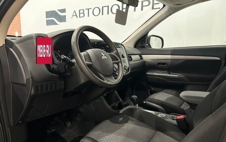 Mitsubishi Outlander III рестайлинг 3, 2014 год, 1 299 000 рублей, 15 фотография