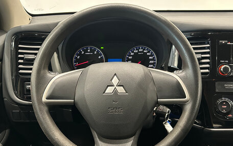 Mitsubishi Outlander III рестайлинг 3, 2014 год, 1 299 000 рублей, 20 фотография