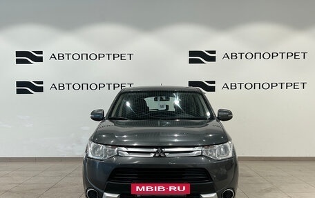 Mitsubishi Outlander III рестайлинг 3, 2014 год, 1 299 000 рублей, 10 фотография