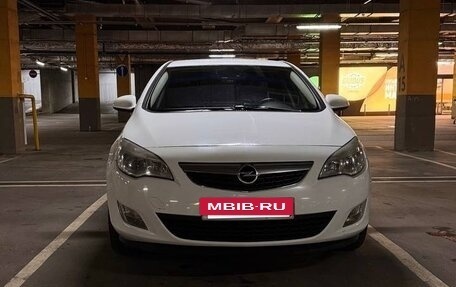 Opel Astra J, 2010 год, 670 000 рублей, 12 фотография