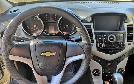 Chevrolet Cruze II, 2012 год, 900 000 рублей, 3 фотография
