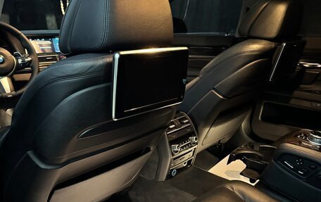 BMW 7 серия, 2015 год, 2 450 000 рублей, 18 фотография