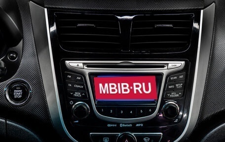 Hyundai Solaris II рестайлинг, 2013 год, 900 000 рублей, 23 фотография