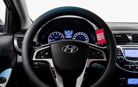 Hyundai Solaris II рестайлинг, 2013 год, 900 000 рублей, 18 фотография