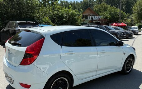 Hyundai Solaris II рестайлинг, 2012 год, 900 000 рублей, 5 фотография