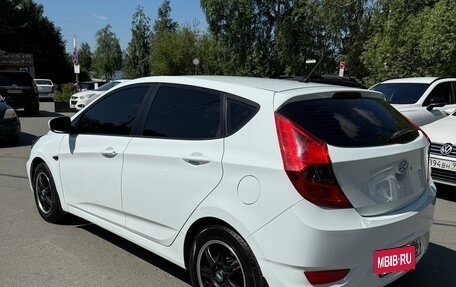 Hyundai Solaris II рестайлинг, 2012 год, 900 000 рублей, 4 фотография