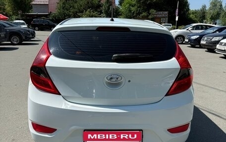 Hyundai Solaris II рестайлинг, 2012 год, 900 000 рублей, 2 фотография