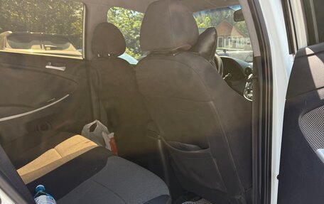 Hyundai Solaris II рестайлинг, 2012 год, 900 000 рублей, 10 фотография