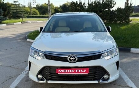 Toyota Camry, 2016 год, 2 390 000 рублей, 10 фотография