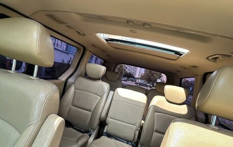 Hyundai Grand Starex Grand Starex I рестайлинг 2, 2010 год, 1 280 000 рублей, 13 фотография