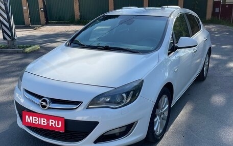 Opel Astra J, 2012 год, 890 000 рублей, 1 фотография