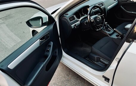 Volkswagen Jetta VI, 2018 год, 1 800 000 рублей, 13 фотография