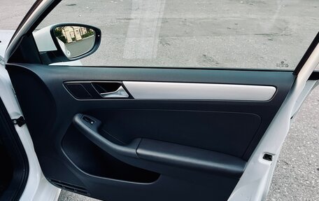 Volkswagen Jetta VI, 2018 год, 1 800 000 рублей, 18 фотография