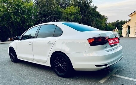 Volkswagen Jetta VI, 2018 год, 1 800 000 рублей, 4 фотография