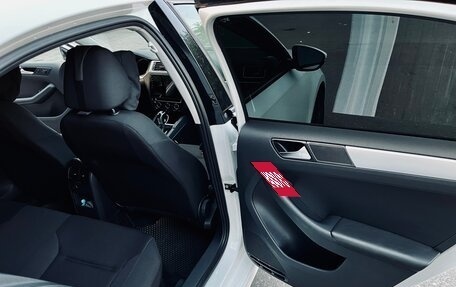 Volkswagen Jetta VI, 2018 год, 1 800 000 рублей, 19 фотография