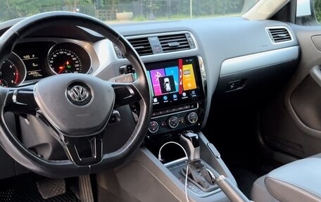 Volkswagen Jetta VI, 2018 год, 1 800 000 рублей, 24 фотография