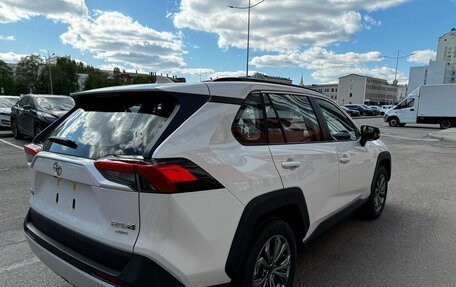 Toyota RAV4, 2024 год, 3 690 000 рублей, 6 фотография