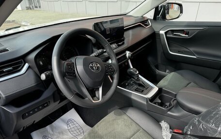 Toyota RAV4, 2024 год, 3 690 000 рублей, 10 фотография