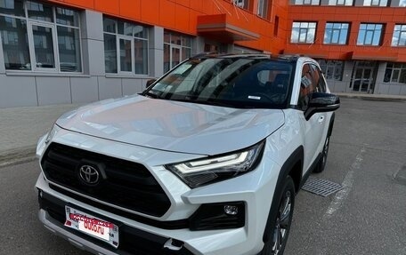 Toyota RAV4, 2024 год, 3 690 000 рублей, 2 фотография