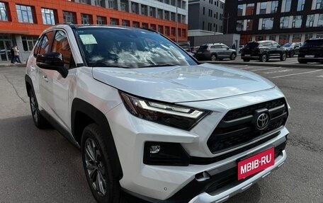 Toyota RAV4, 2024 год, 3 690 000 рублей, 8 фотография