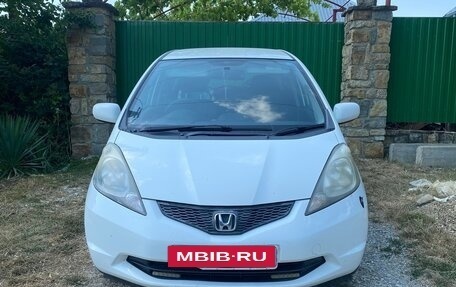 Honda Fit III, 2009 год, 870 000 рублей, 2 фотография