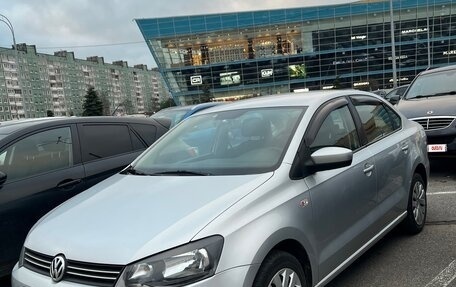 Volkswagen Polo VI (EU Market), 2011 год, 850 000 рублей, 2 фотография